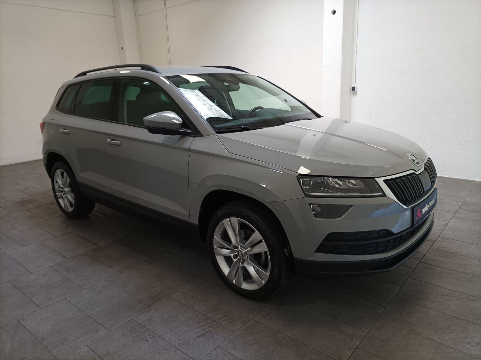 ŠKODA Karoq SUV / Crossover / Geländewagen SKODA Karoq 1.6 TDI SCR DSG STYLE Sports Utility Vehicle #1