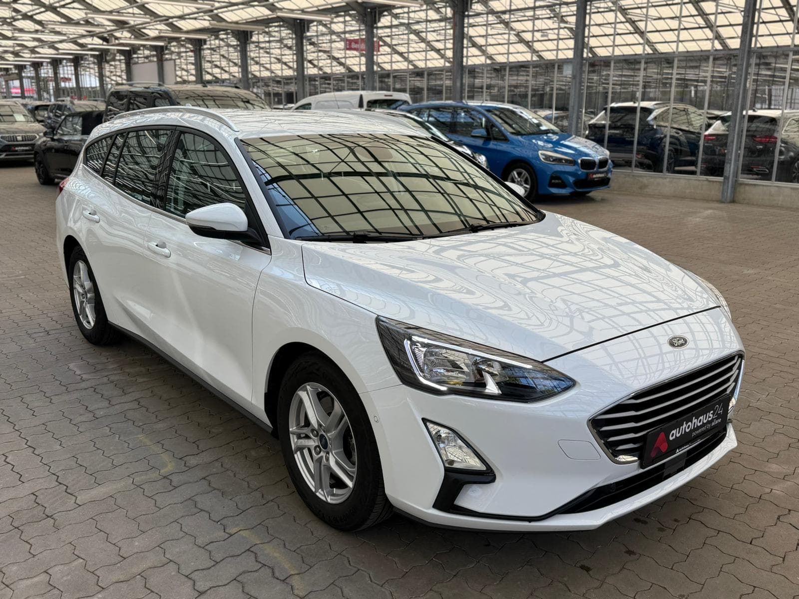 Ford Focus Kombi FORD Focus 1,0 EcoBoost 74kW Cool & Connect Turnier Kombi #1