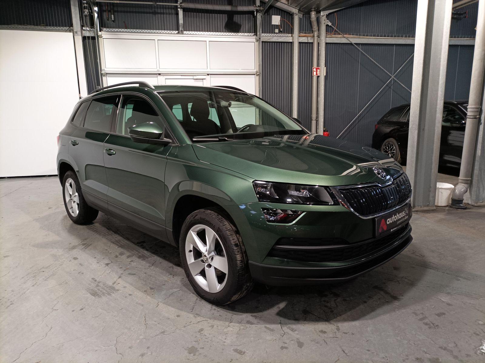 ŠKODA Karoq SUV / Crossover / Geländewagen SKODA Karoq 1.6 TDI SCR AMBITION Sports Utility Vehicle