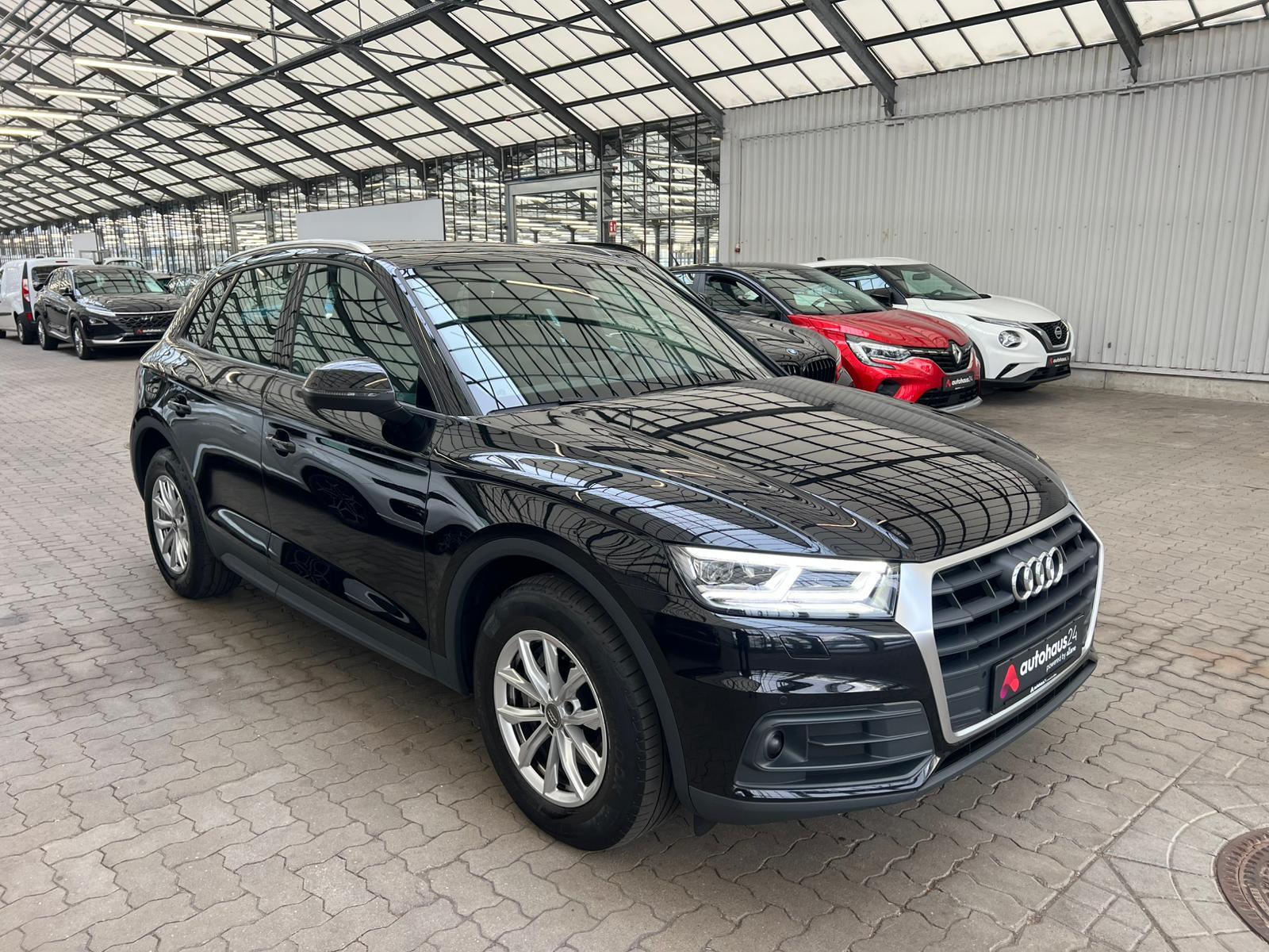 Audi Q5 SUV / Crossover / Geländewagen AUDI Q5 35 TDI S tronic Sports Utility Vehicle