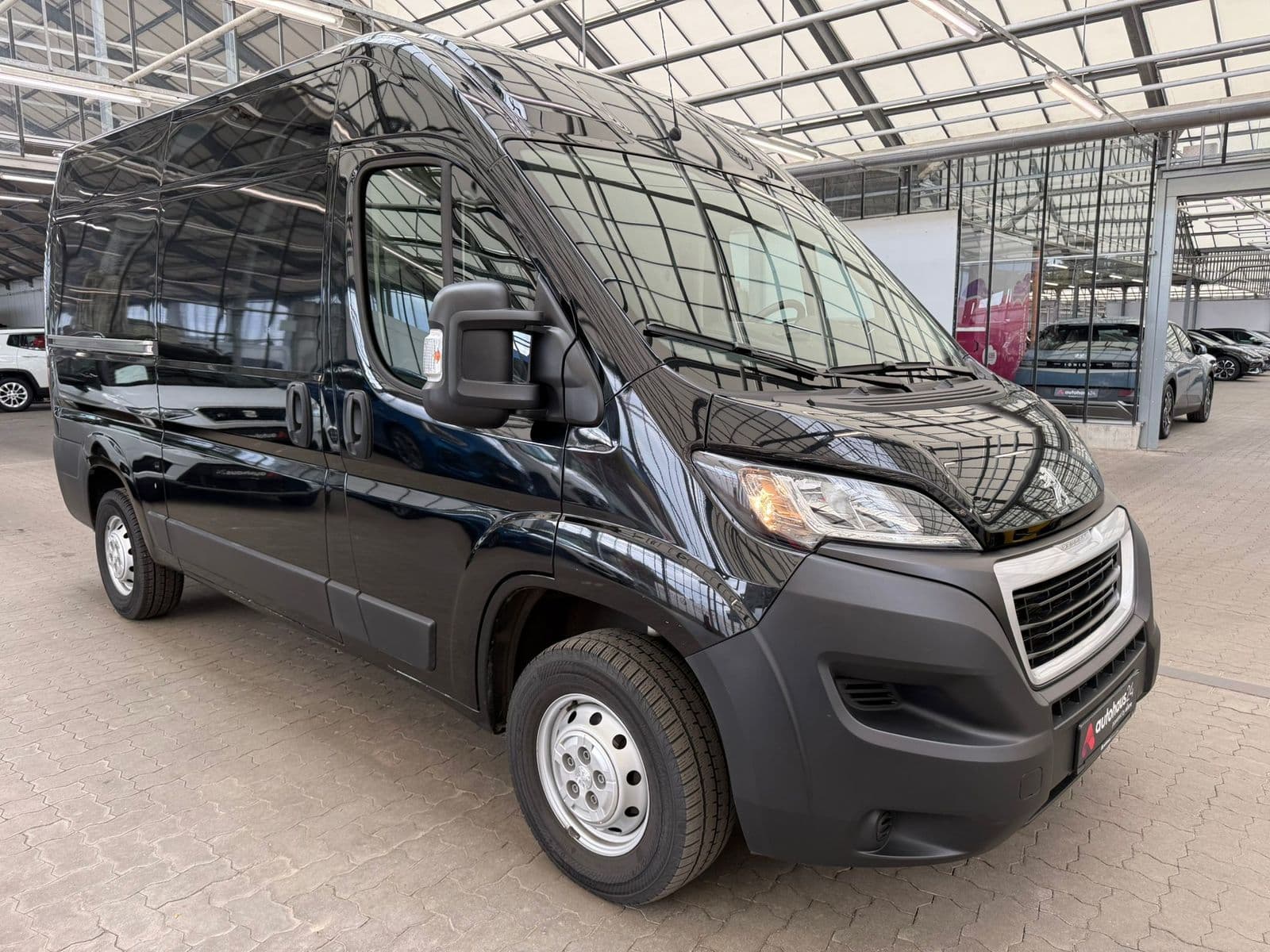 Peugeot Boxer Transporter PEUGEOT Boxer 333 L2H2 2.0 BLUE 103KW Premium Kastenwagen #1
