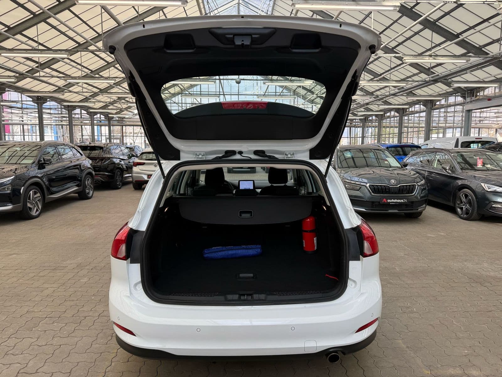 Ford Focus Kombi Focus 1.5 EcoBlue Cool&Connect (EURO 6d-Temp) #6