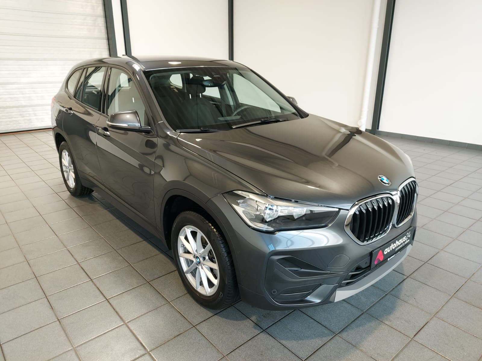 BMW X1 SUV / Crossover / Geländewagen BMW X1 sDrive18d Sports Utility Vehicle #1