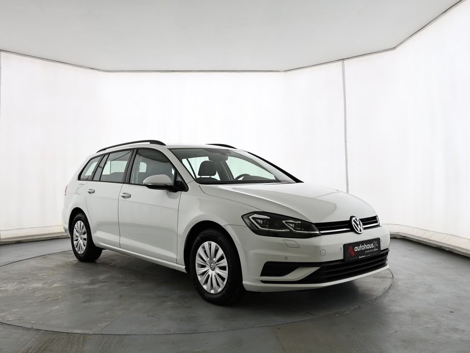 Volkswagen Golf Kombi VOLKSWAGEN Golf 1.6 TDI SCR Trendline Variant Kombi #1