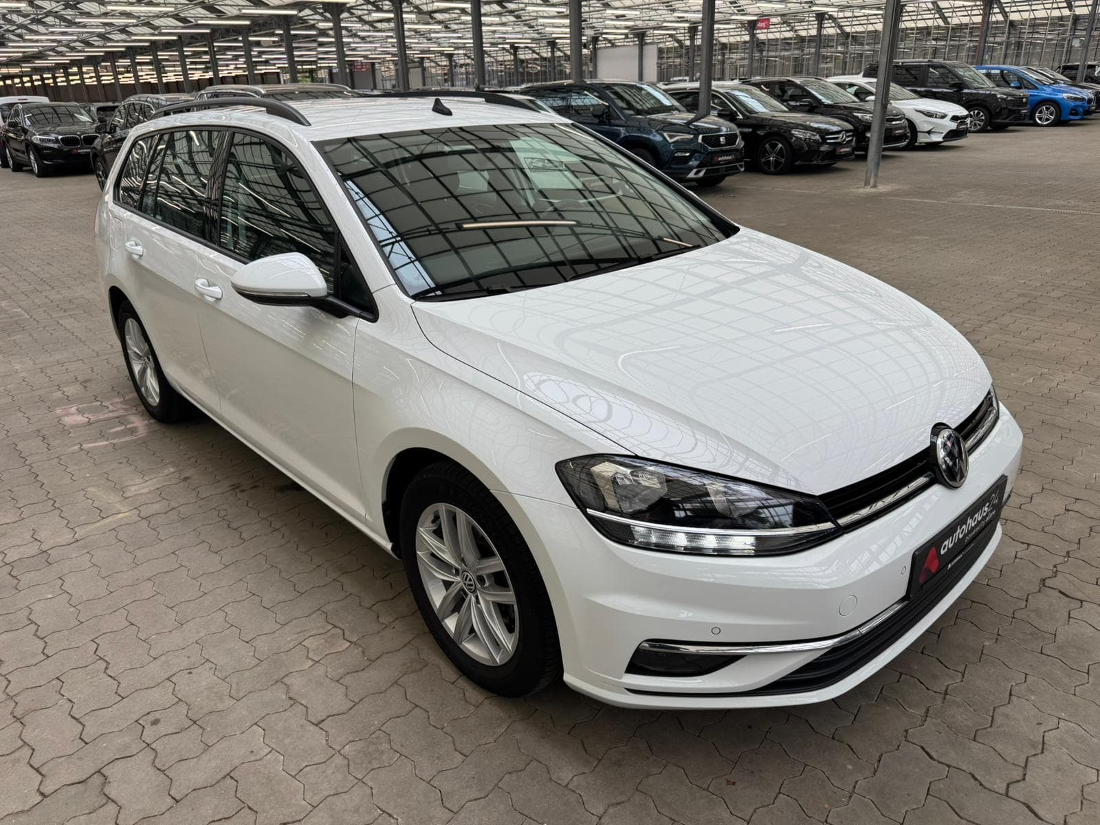 Volkswagen Golf Kombi VOLKSWAGEN Golf 1.6 TDI SCR Comfortline Variant Kombi #1