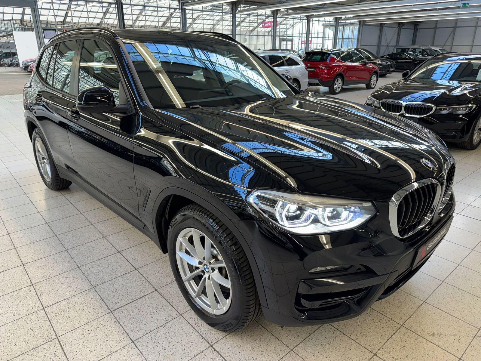 BMW X3 SUV / Crossover / Geländewagen BMW X3 xDrive30i ADVANTAGE AT Sports Utility Vehicle