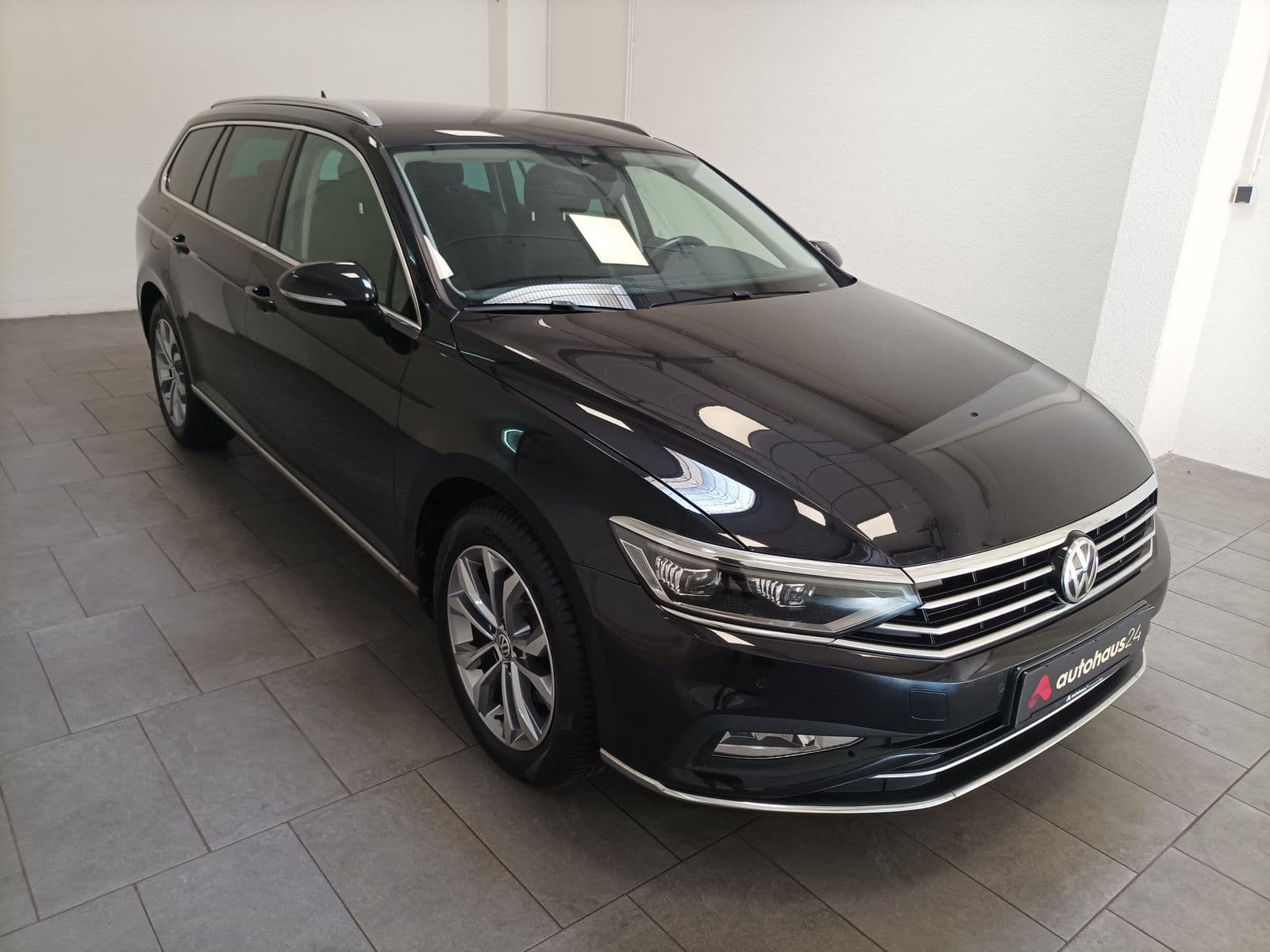 Volkswagen Passat Kombi VOLKSWAGEN Passat 2.0 TDI SCR DSG Elegance Variant Kombi #1