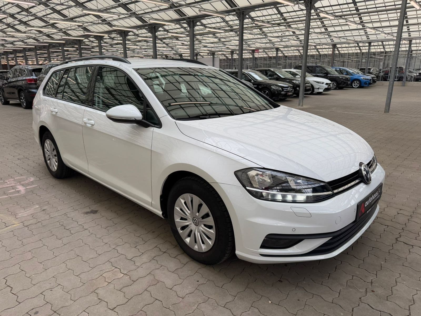 Volkswagen Golf Kombi VOLKSWAGEN Golf 1.6 TDI SCR Trendline Variant Kombi #1