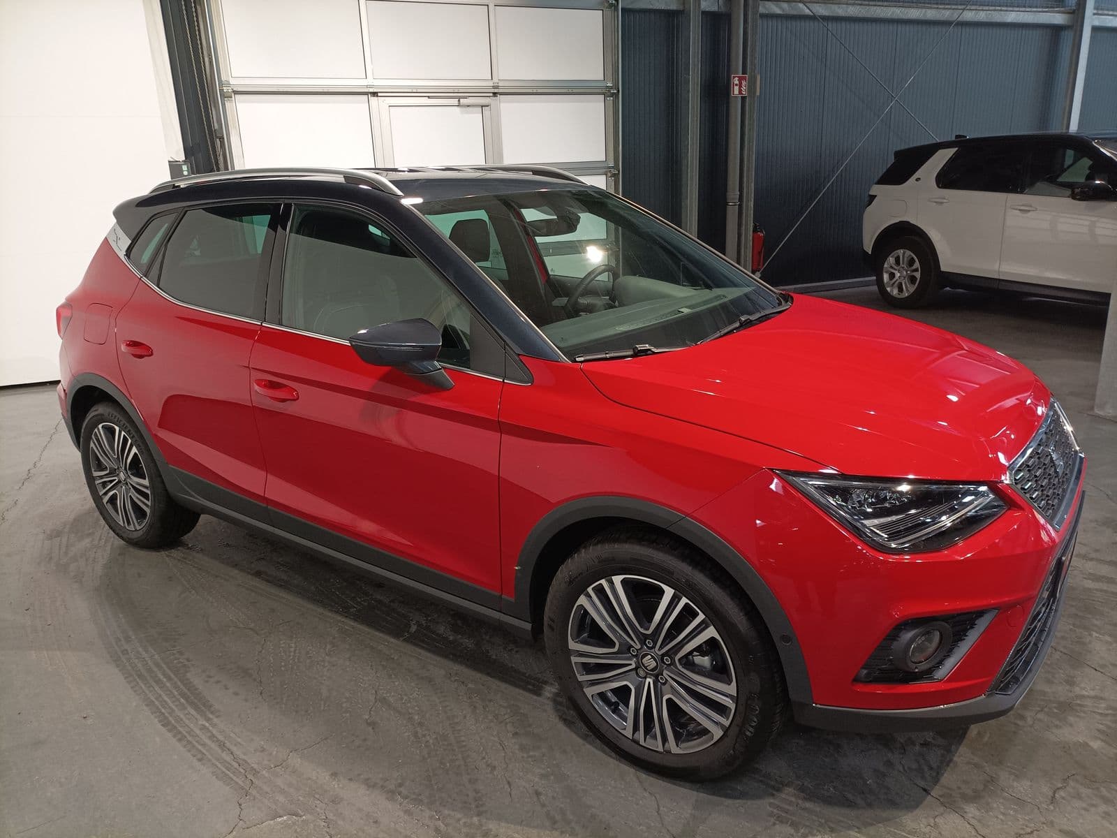 SEAT Arona SUV / Crossover / Geländewagen SEAT Arona 1.0 TSI Start&Stop 85kW XCELLENCE DSG Sports Utility Vehicle #1