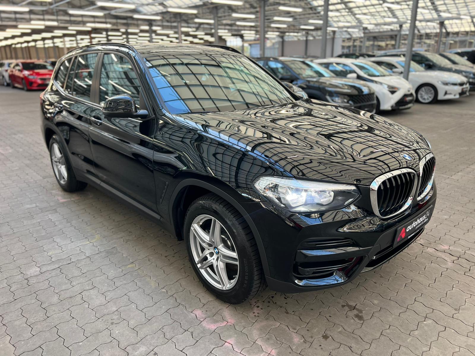 BMW X3 SUV / Crossover / Geländewagen BMW X3 xDrive20i AT Sports Utility Vehicle