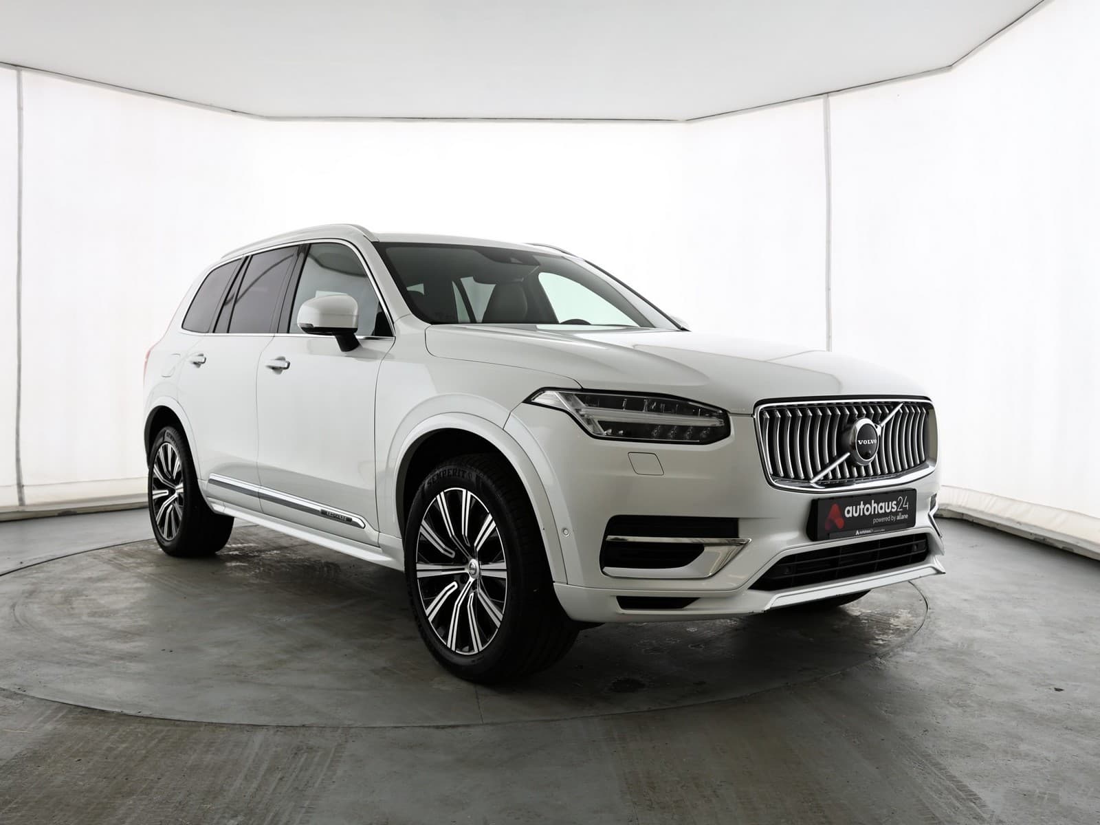Volvo XC90 SUV / Crossover / Geländewagen VOLVO XC90 T8 Geartronic Inscription Sports Utility Vehicle #1