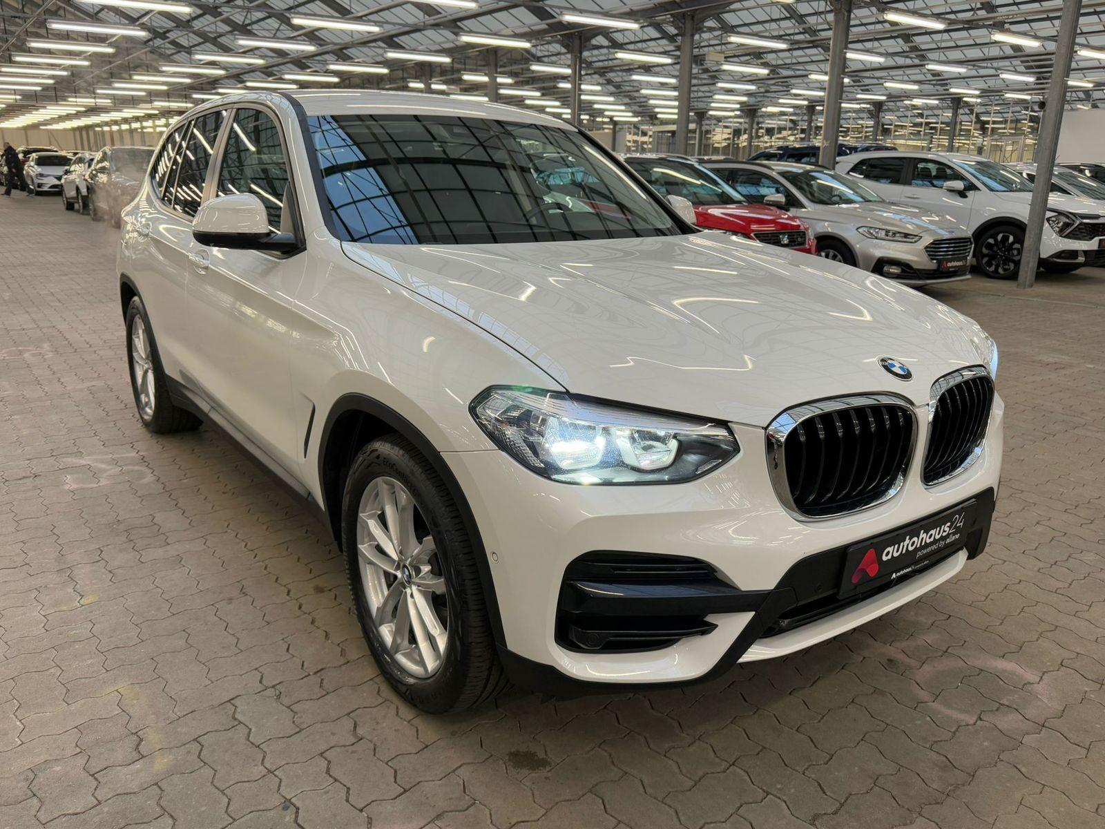 BMW X3 SUV / Crossover / Geländewagen BMW X3 xDrive30e ADVANTAGE AT Sports Utility Vehicle