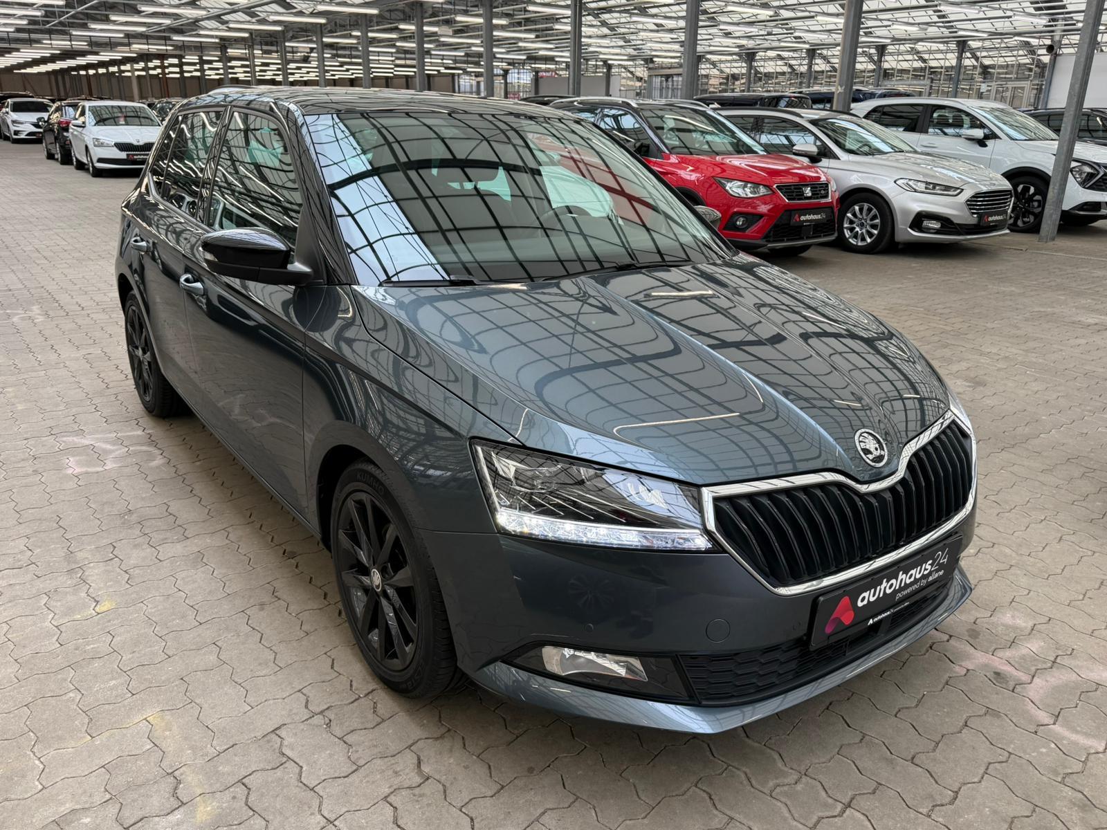 ŠKODA Fabia Limousine SKODA Fabia 1.0l MPI 44kW AMBITION Schräghecklimousine