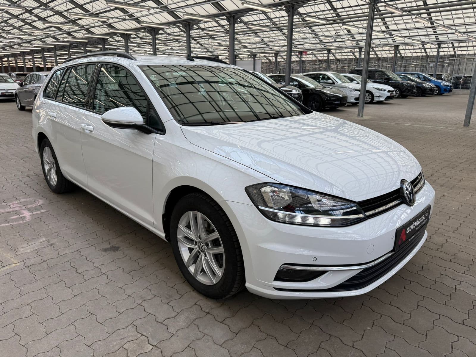 Volkswagen Golf Kombi VOLKSWAGEN Golf 1.6 TDI SCR Comfortline Variant Kombi #1
