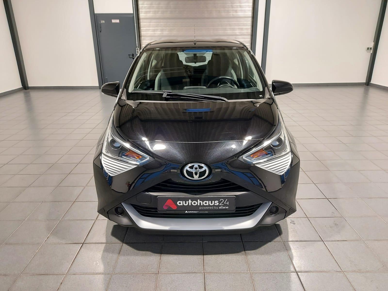 Toyota Aygo Kleinwagen Aygo 1.0 x-play  (EURO 6d-TEMP)