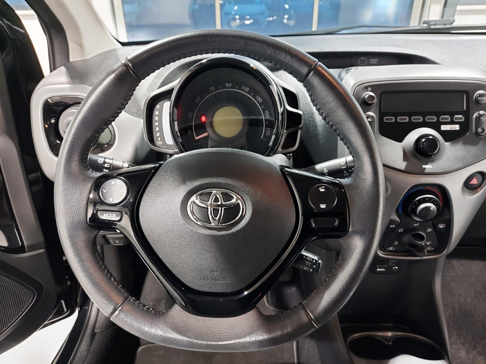 Toyota Aygo Kleinwagen Aygo 1.0 x-play  (EURO 6d-TEMP)