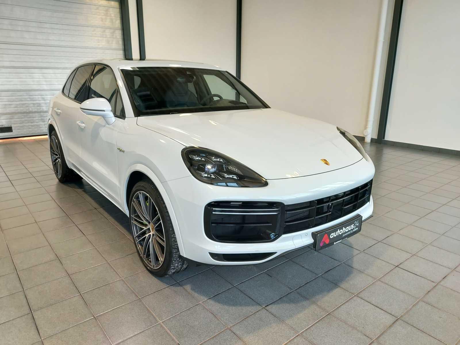 Porsche Cayenne SUV / Crossover / Geländewagen PORSCHE Cayenne Turbo S E-Hybrid Sports Utility Vehicle