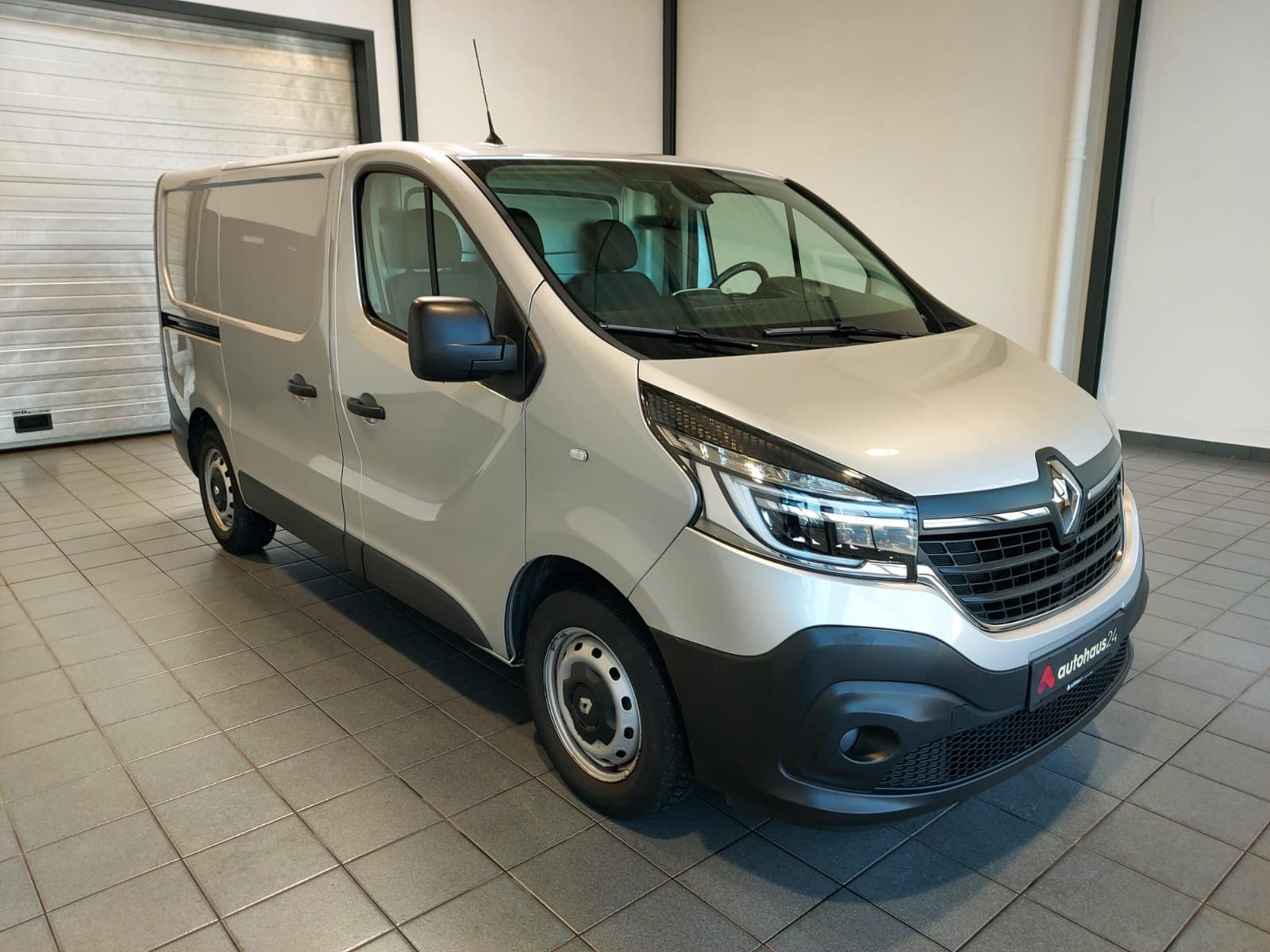 Renault Trafic Transporter RENAULT Trafic L1H1 2.0 ENERGY dCi 170 2,8t Komfort Kastenwagen #1