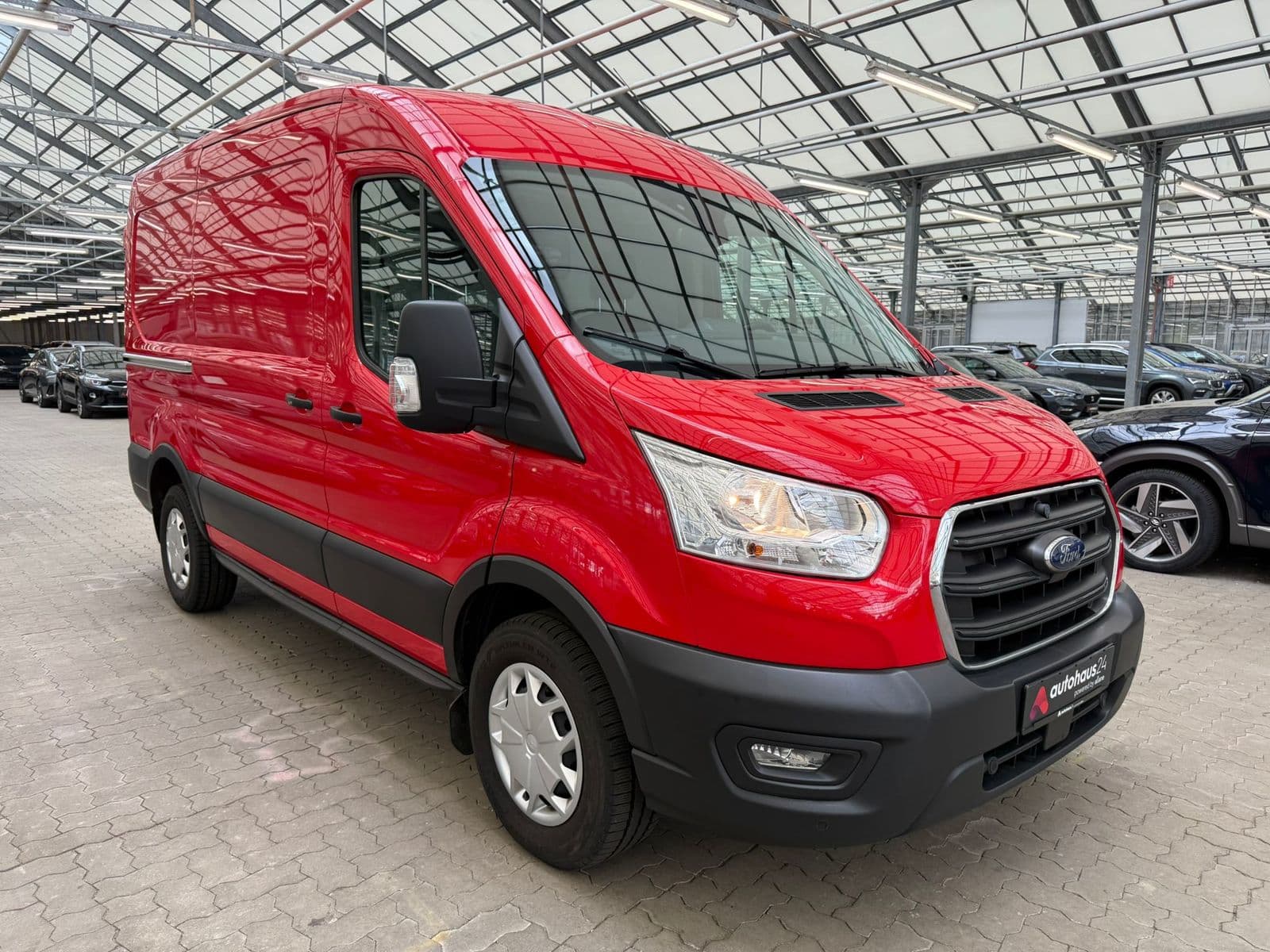 Ford Transit Kleinbus / Van FORD Transit 330L2H2 2,0TDCi 96kW Front Trend Kastenwagen #1