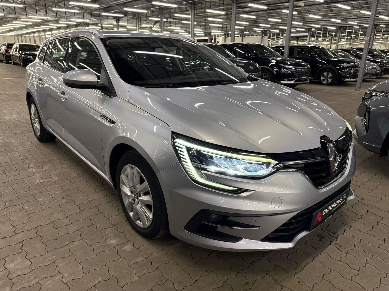 Renault Mégane Kombi RENAULT Mégane BLUE dCi 115 Business Edition Grandtour Kombi #1