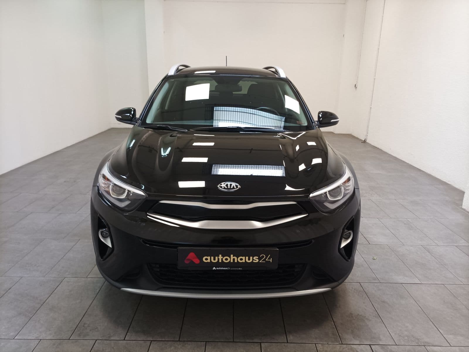 Kia Stonic SUV / Crossover / Geländewagen KIA Stonic 1.0 T-GDI 100 Vision Sports Utility Vehicle #1