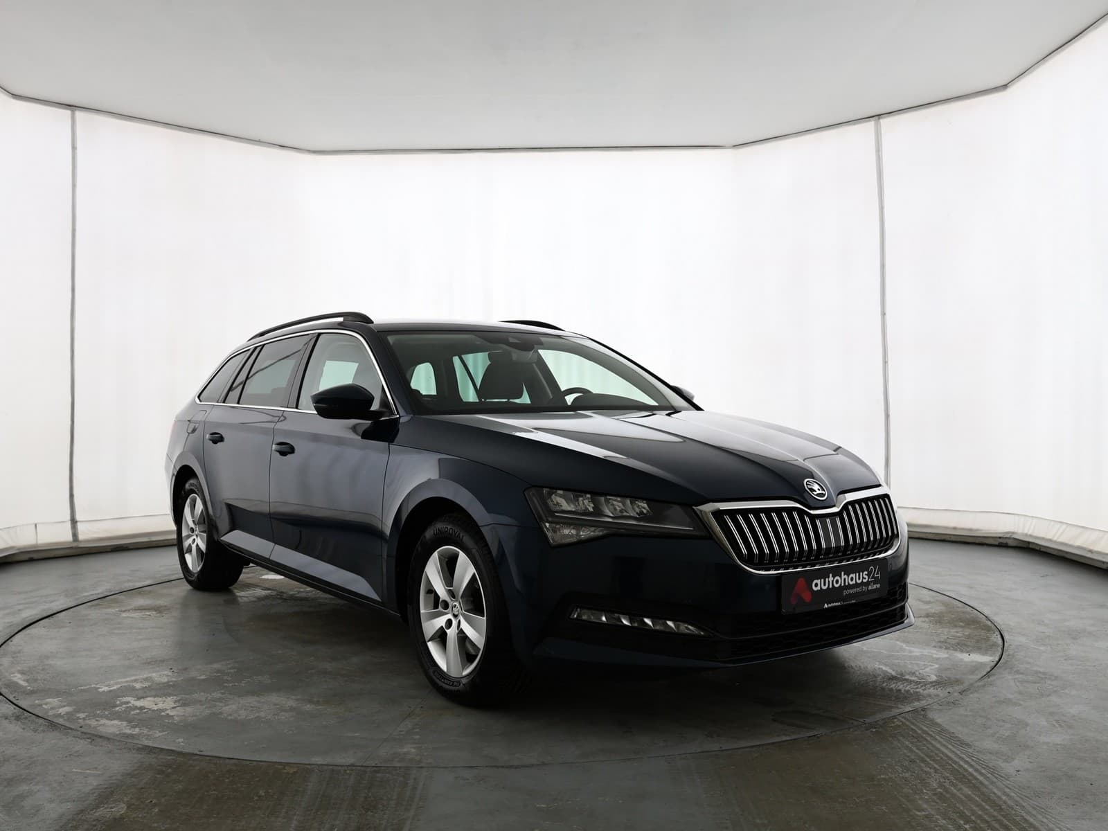 ŠKODA Superb Kombi SKODA Superb 2.0 TDI SCR DSG AMBITION Combi Kombi #1