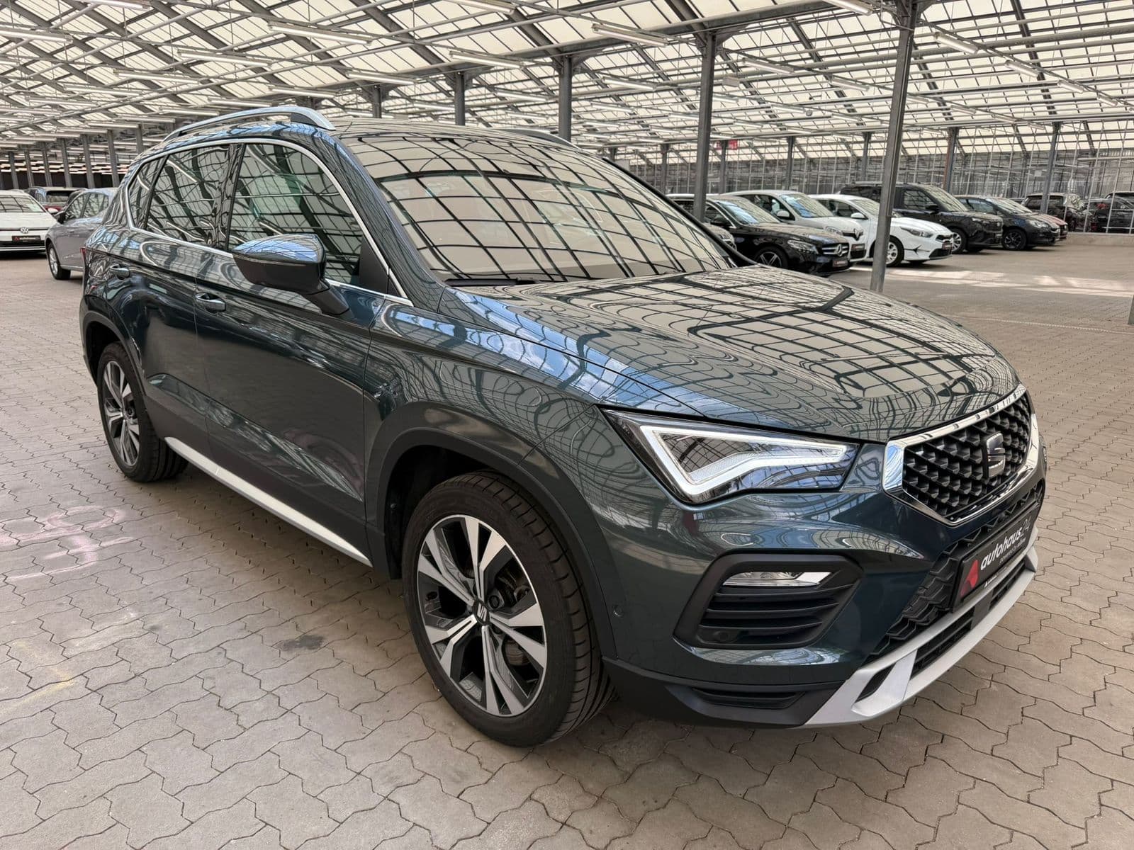SEAT Ateca SUV / Crossover / Geländewagen SEAT Ateca 1.5 TSI ACT 110kW Xperience DSG Sports Utility Vehicle #1