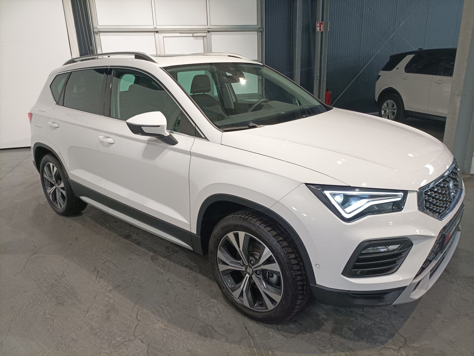 SEAT Ateca SUV / Crossover / Geländewagen SEAT Ateca 2.0 TSI 140kW Xperience 4Drive DSG Sports Utility Vehicle #1