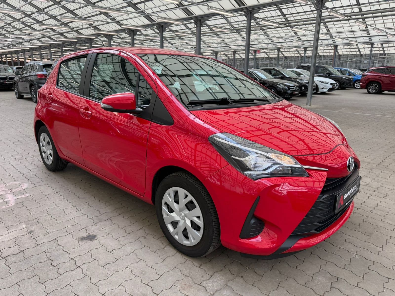 Toyota Yaris Schräghecklimousine TOYOTA Yaris 1,5-l-Dual-VVT-iE Comfort Schräghecklimousine #1