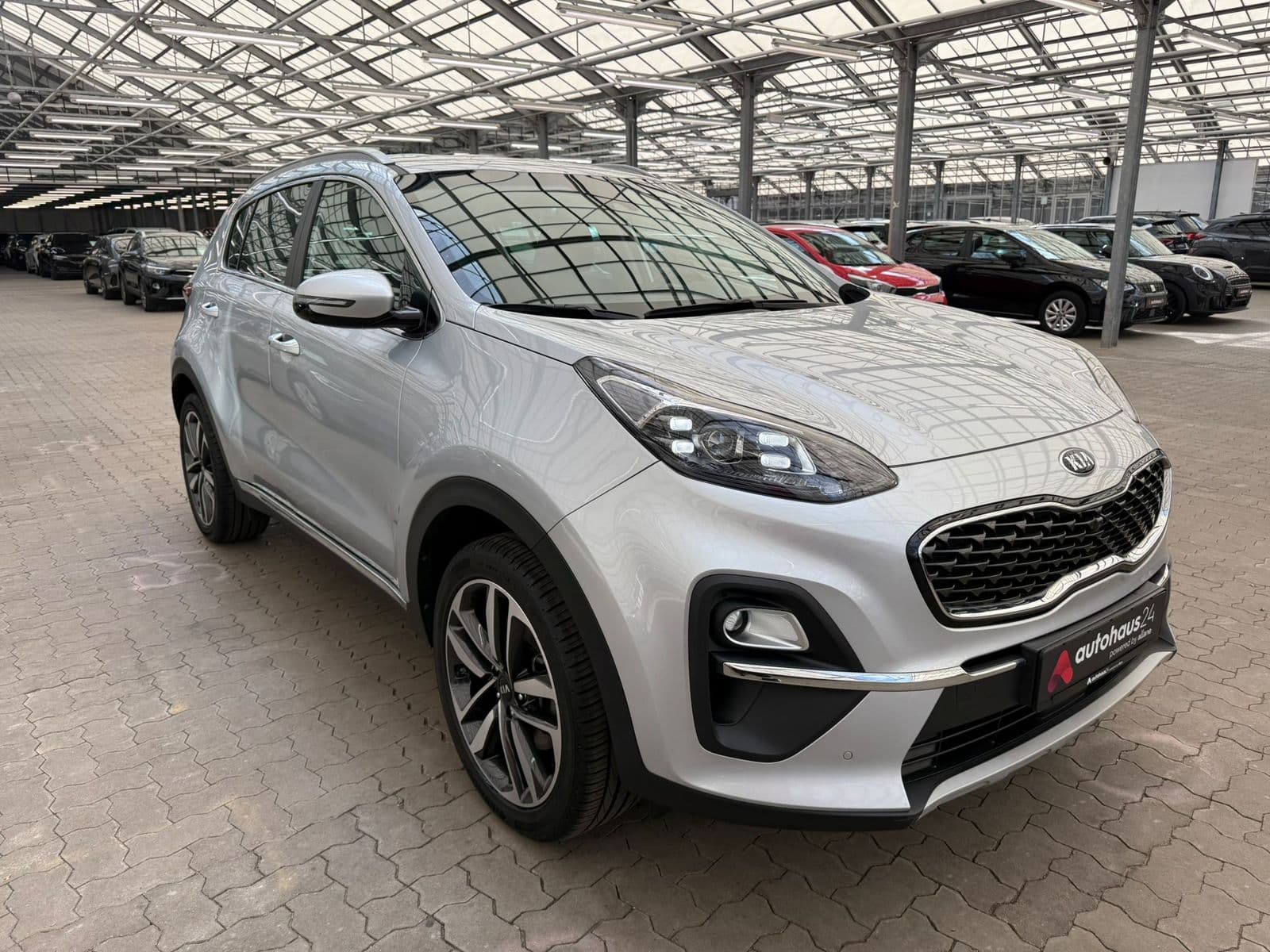 Kia Sportage SUV / Crossover / Geländewagen KIA Sportage 1.6 GDI 2WD Spirit Sports Utility Vehicle #1