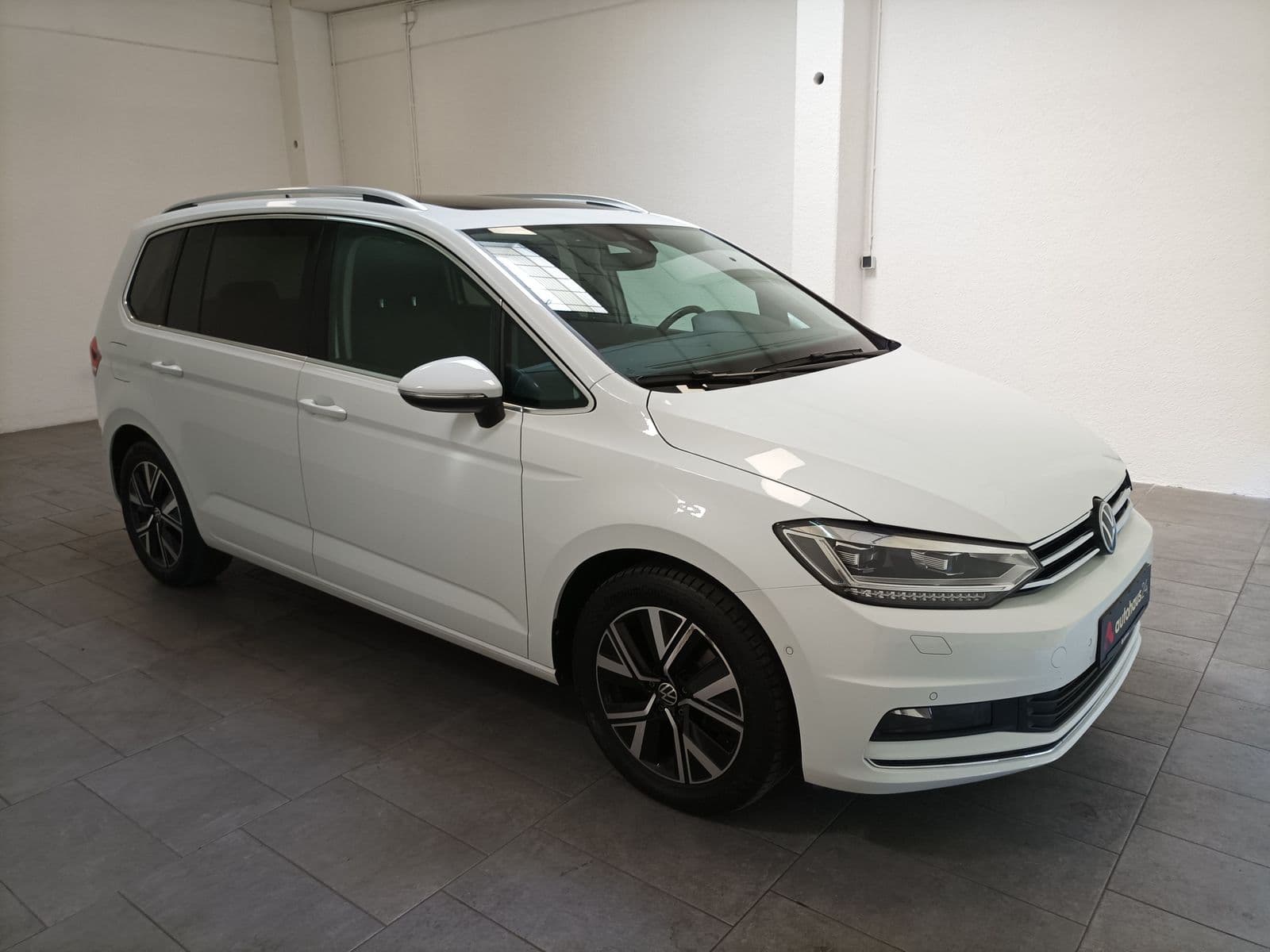 Volkswagen Touran Kleinbus / Van VOLKSWAGEN Touran 2.0 TDI SCR DSG Highline Kompaktvan #1