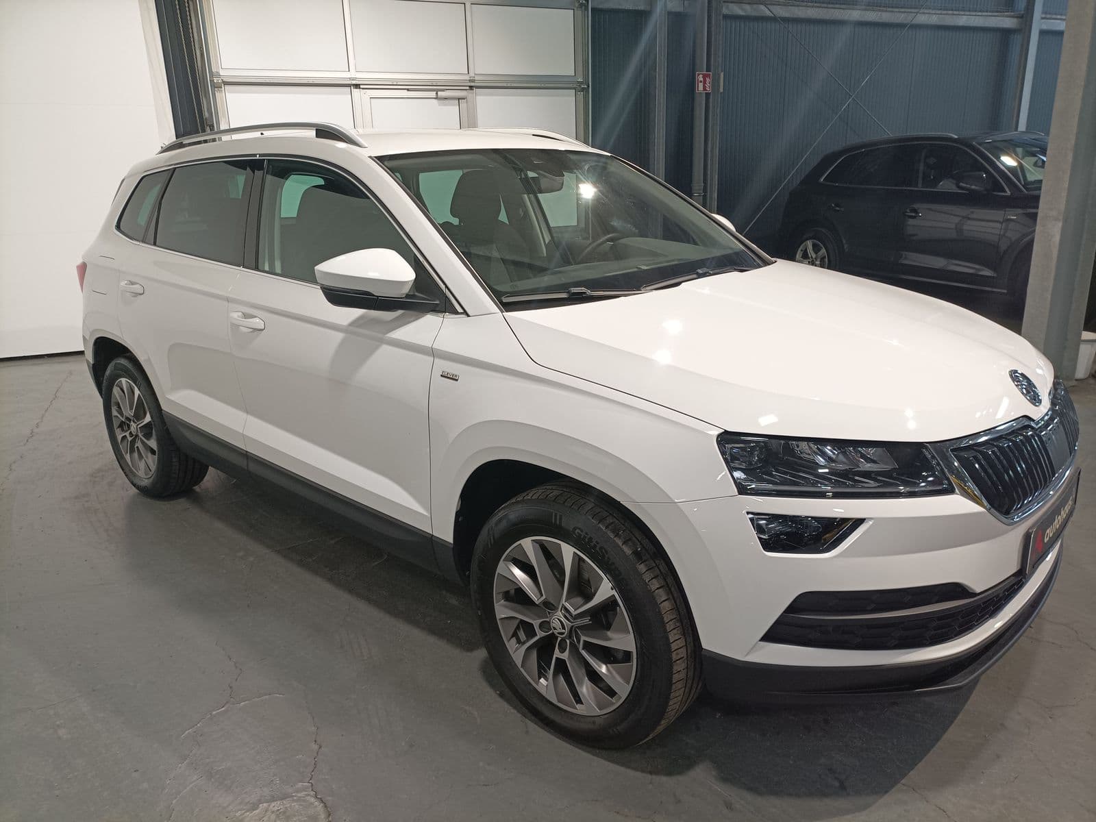 ŠKODA Karoq SUV / Crossover / Geländewagen SKODA Karoq 2.0 TDI SCR DSG 4x4 DRIVE 125 Sports Utility Vehicle #1