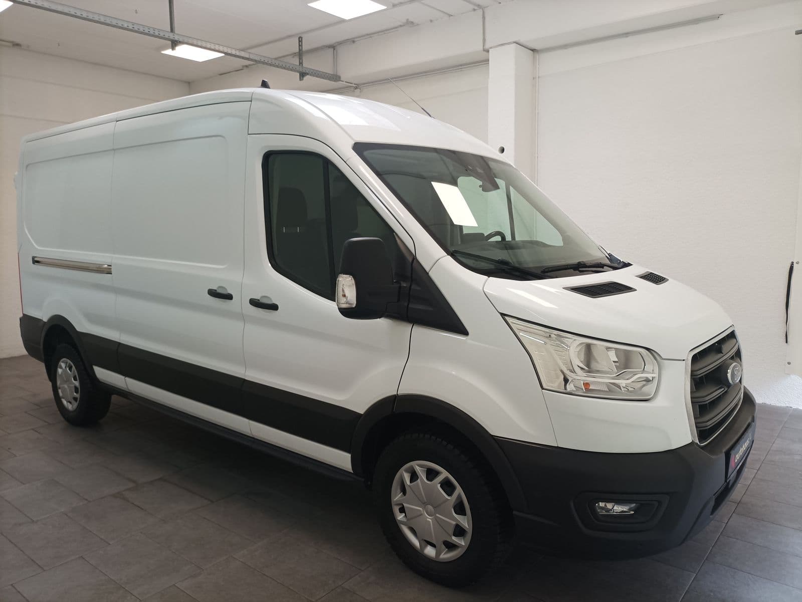 Ford Transit Transporter FORD Transit 350L3H2 2,0TDCi 96kW Front Trend Kastenwagen