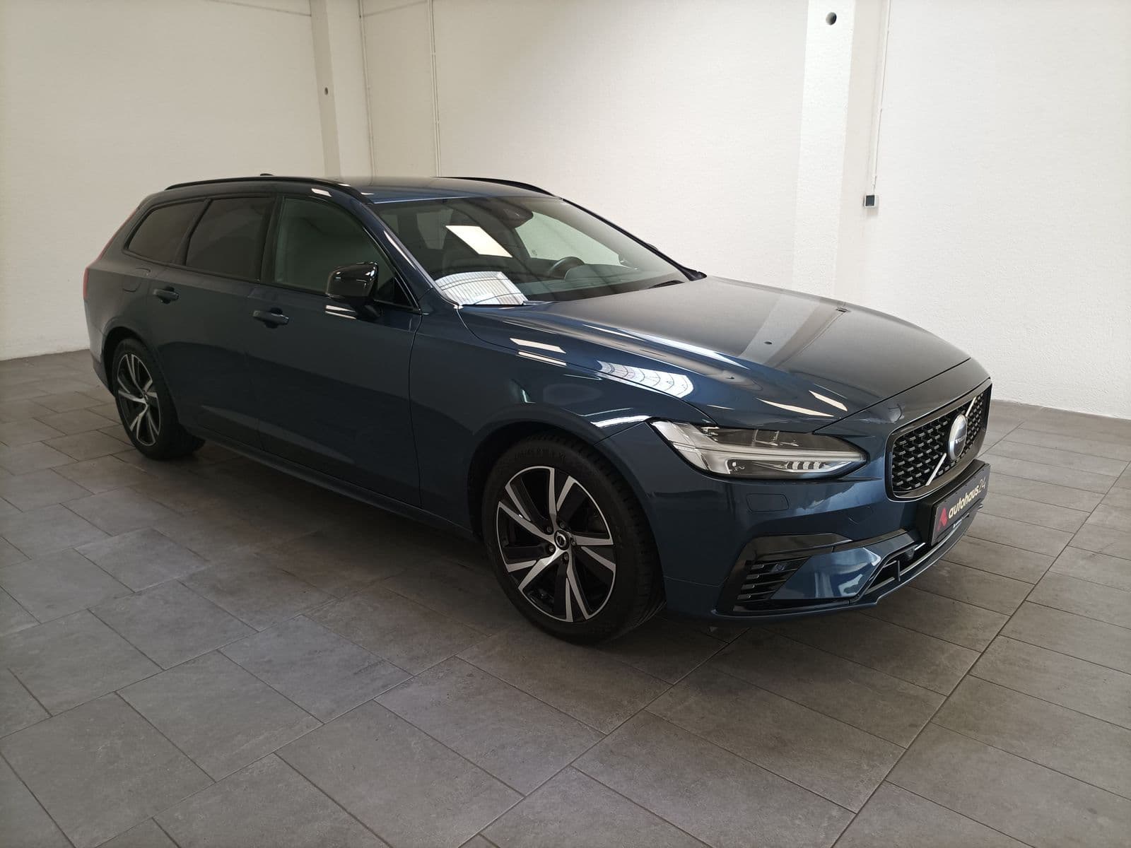 Volvo V90 Kombi VOLVO V90 T6 AWD Recharge R-Design Geartronic Kombi