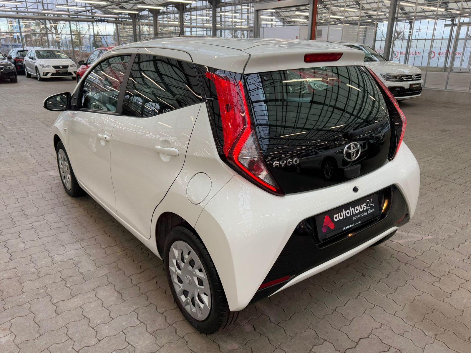 Toyota Aygo Kleinwagen Aygo 1.0 x-play (EURO 6d-TEMP)
