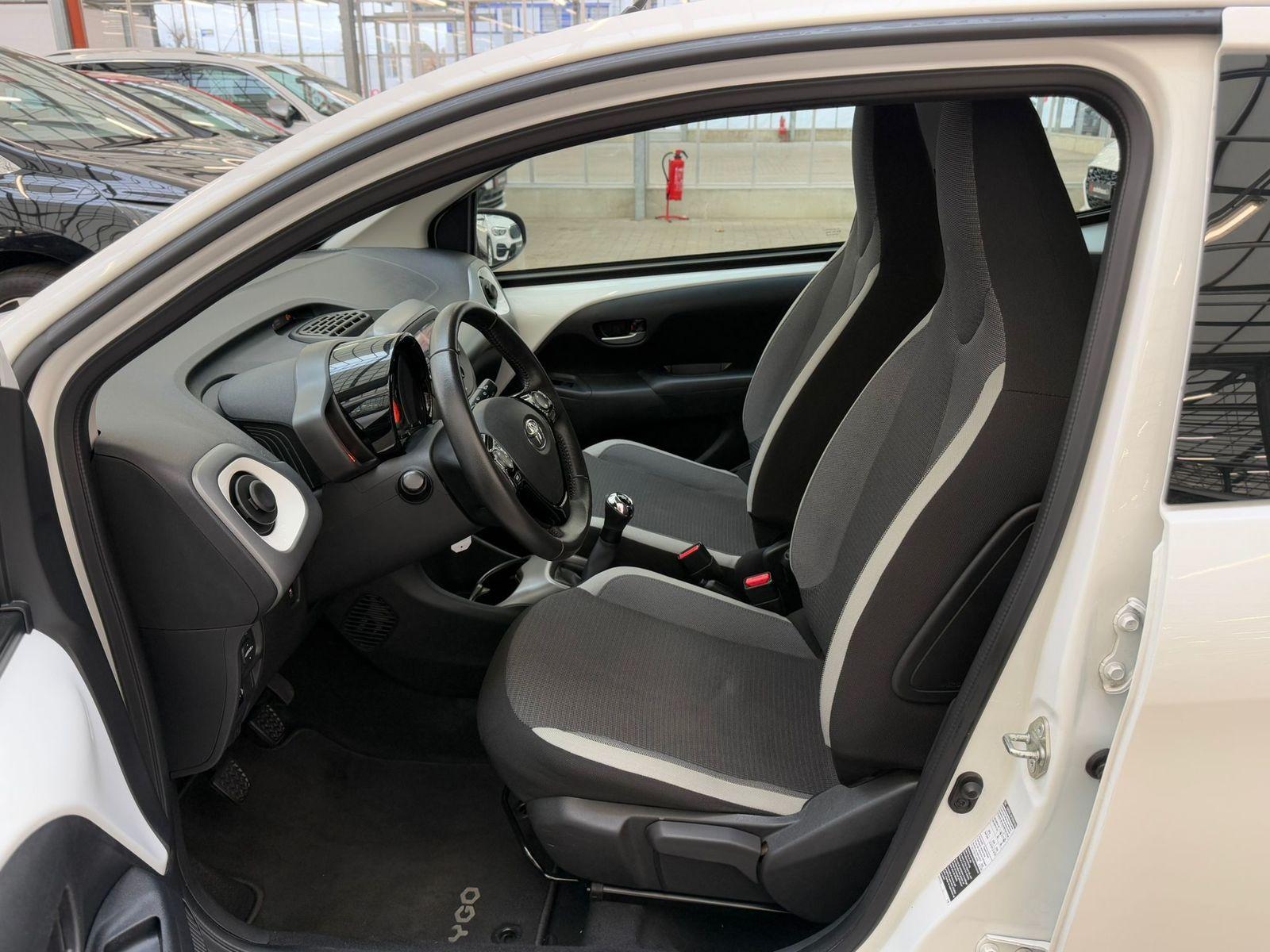Toyota Aygo Kleinwagen Aygo 1.0 x-play (EURO 6d-TEMP)