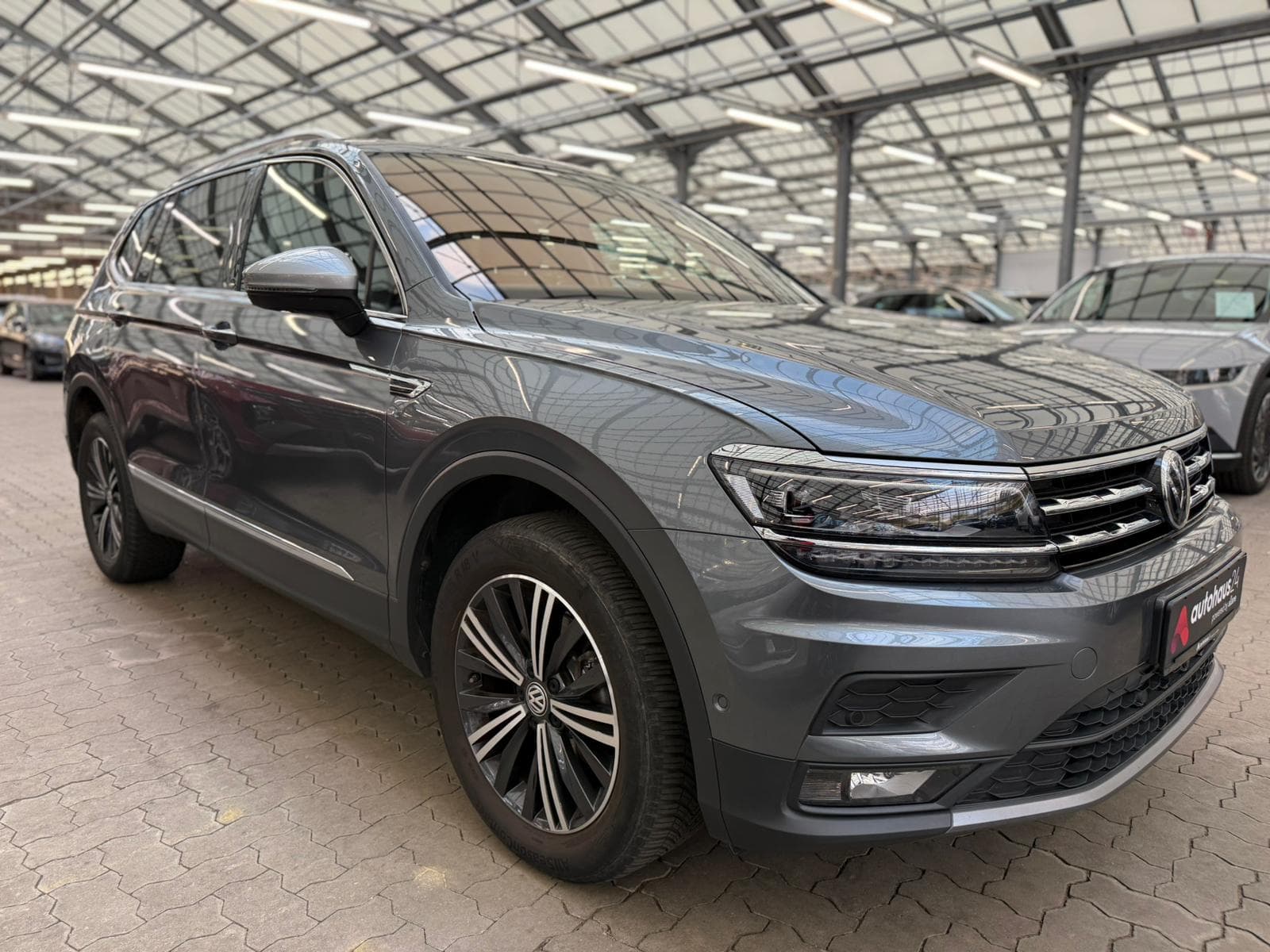 Volkswagen Tiguan SUV / Crossover / Geländewagen VOLKSWAGEN Tiguan Allspace 1.5 TSI ACT OPF Comfortline Sports Utility Vehicle #1