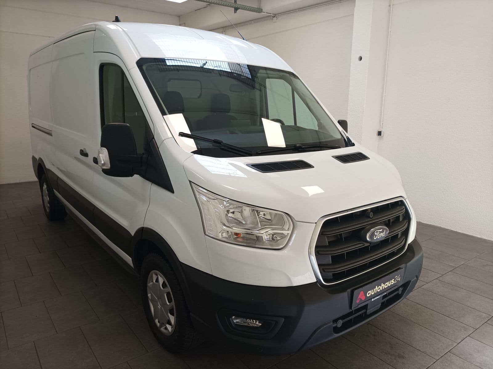 Ford Transit Transporter FORD Transit 350L3H2 2,0TDCi 96kW Front Trend Kastenwagen #1