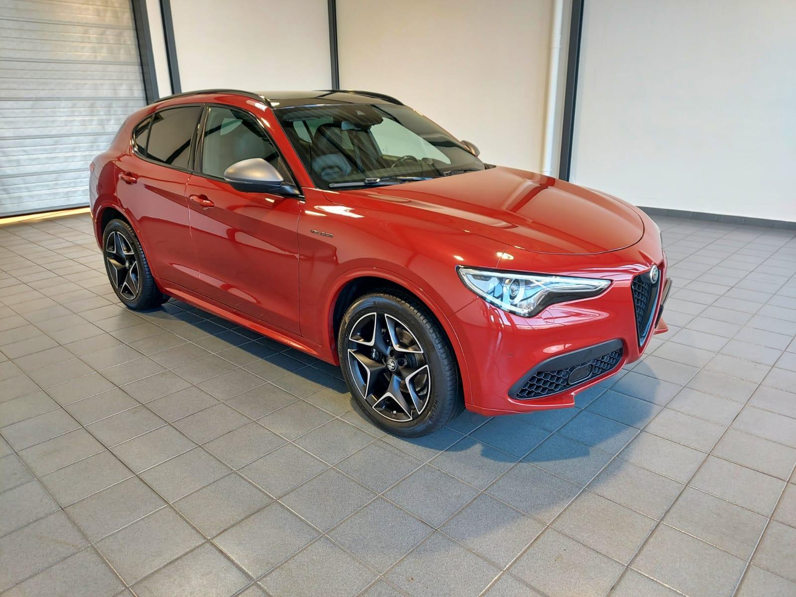 Alfa Romeo Stelvio SUV / Crossover / Geländewagen ALFA ROMEO Stelvio 2.0 Turbo 16V 206kW Veloce AT8-Q4 Sports Utility Vehicle