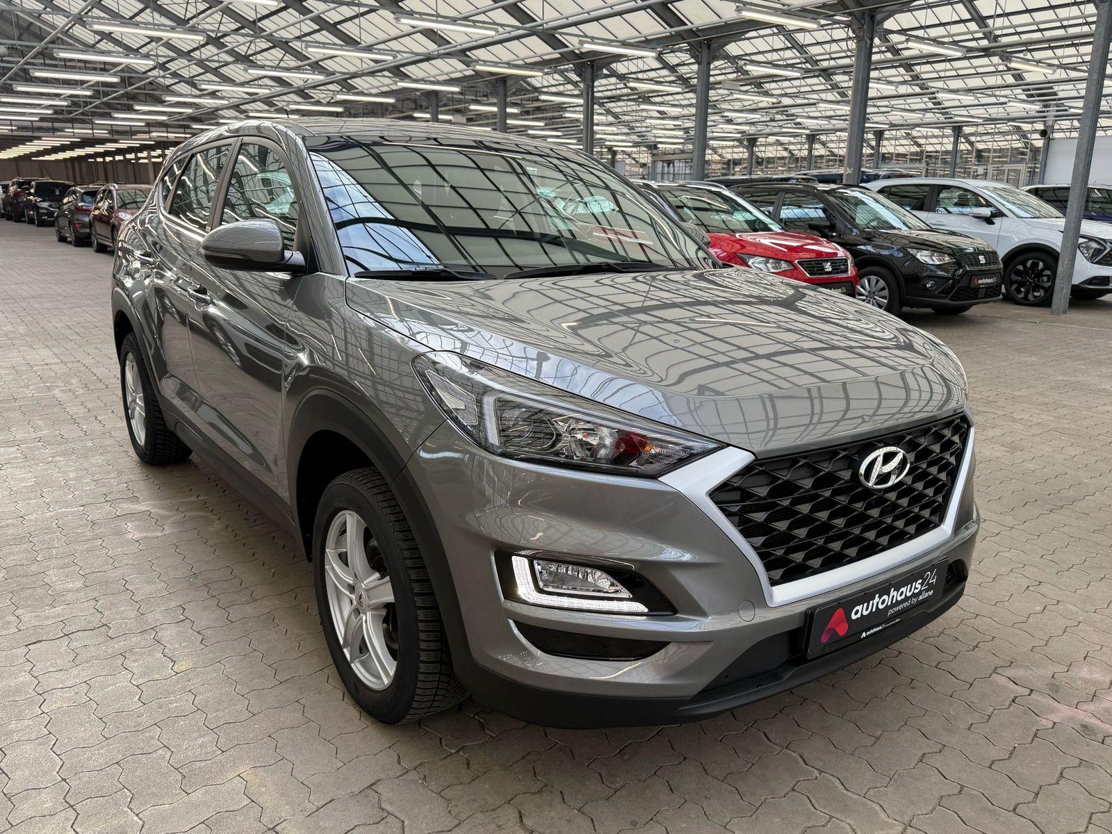 Hyundai Tucson SUV / Crossover / Geländewagen HYUNDAI Tucson 1.6 GDI Select Sports Utility Vehicle