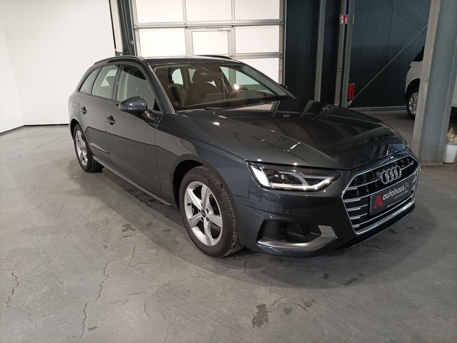 Audi A4 Kombi AUDI A4 35 TFSI S tronic advanced Avant Kombi #1