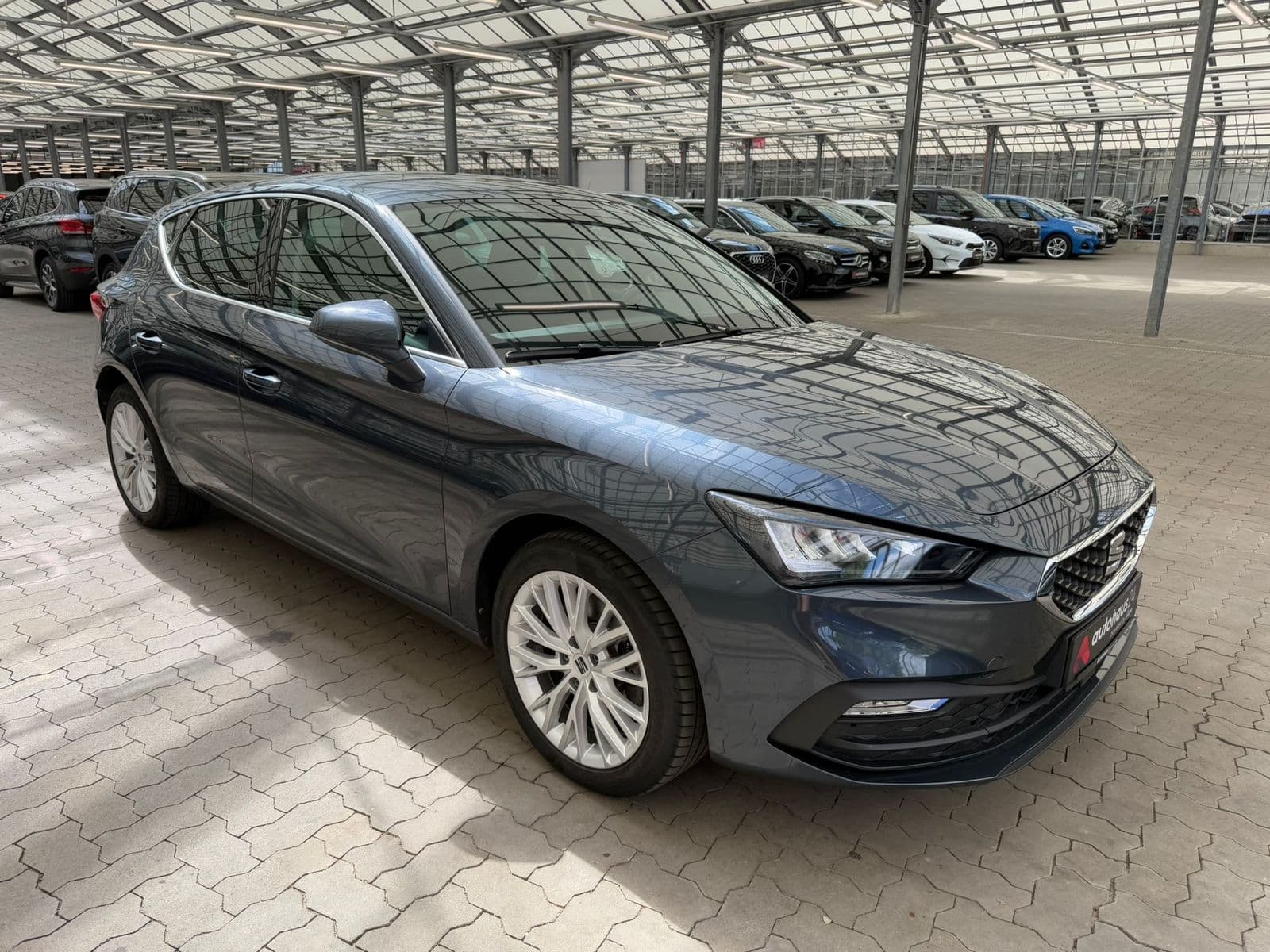 SEAT Leon Limousine SEAT Leon 1.4 e-HYBRID Xcellence DSG Schräghecklimousine #1