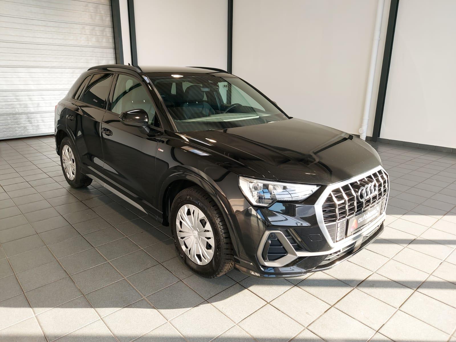 Audi Q3 SUV / Crossover / Geländewagen AUDI Q3 35 TDI quattro S tronic S line Sports Utility Vehicle