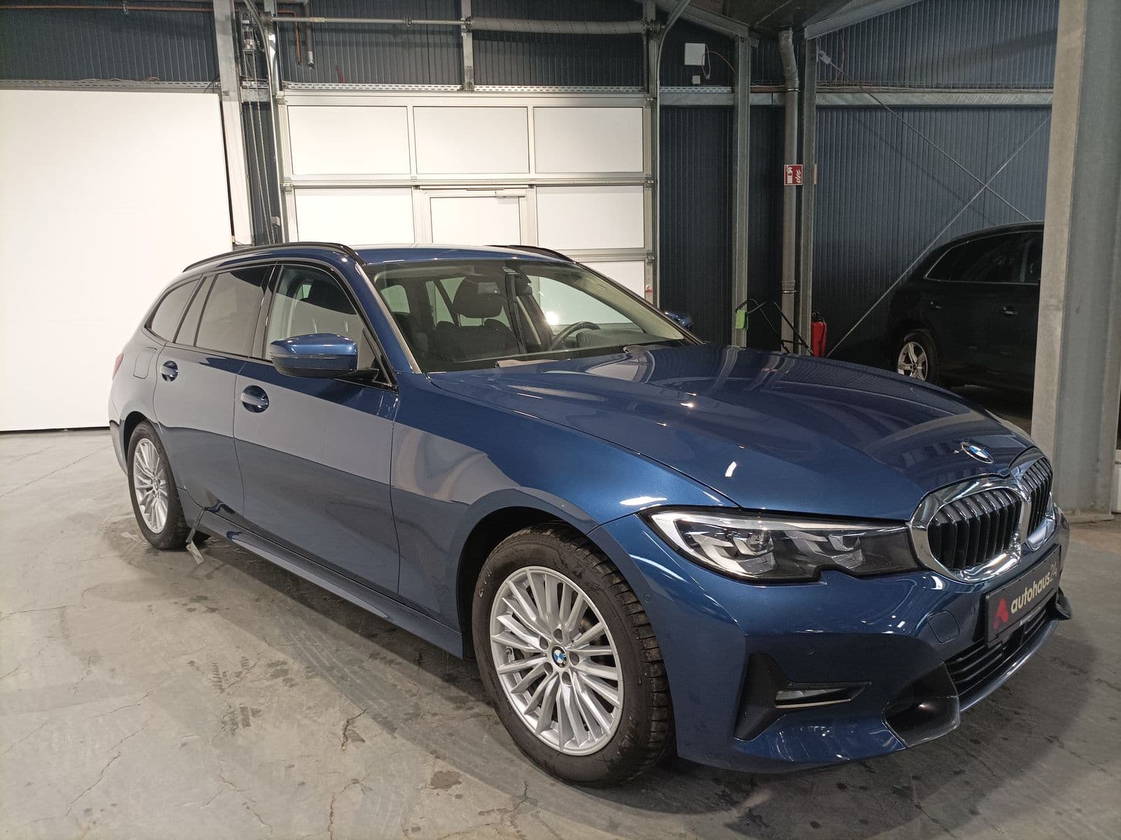 BMW 3er-Reihe Kombi BMW 3er-Reihe 330e Touring Sport Line Automatic Kombi #1