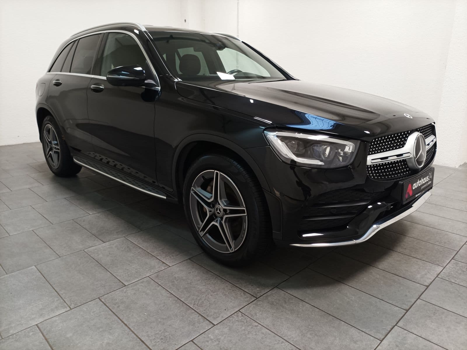 Mercedes-Benz GLC-Klasse SUV / Crossover / Geländewagen MERCEDES GLC GLC 220 d 4MATIC Autom. Sports Utility Vehicle #1
