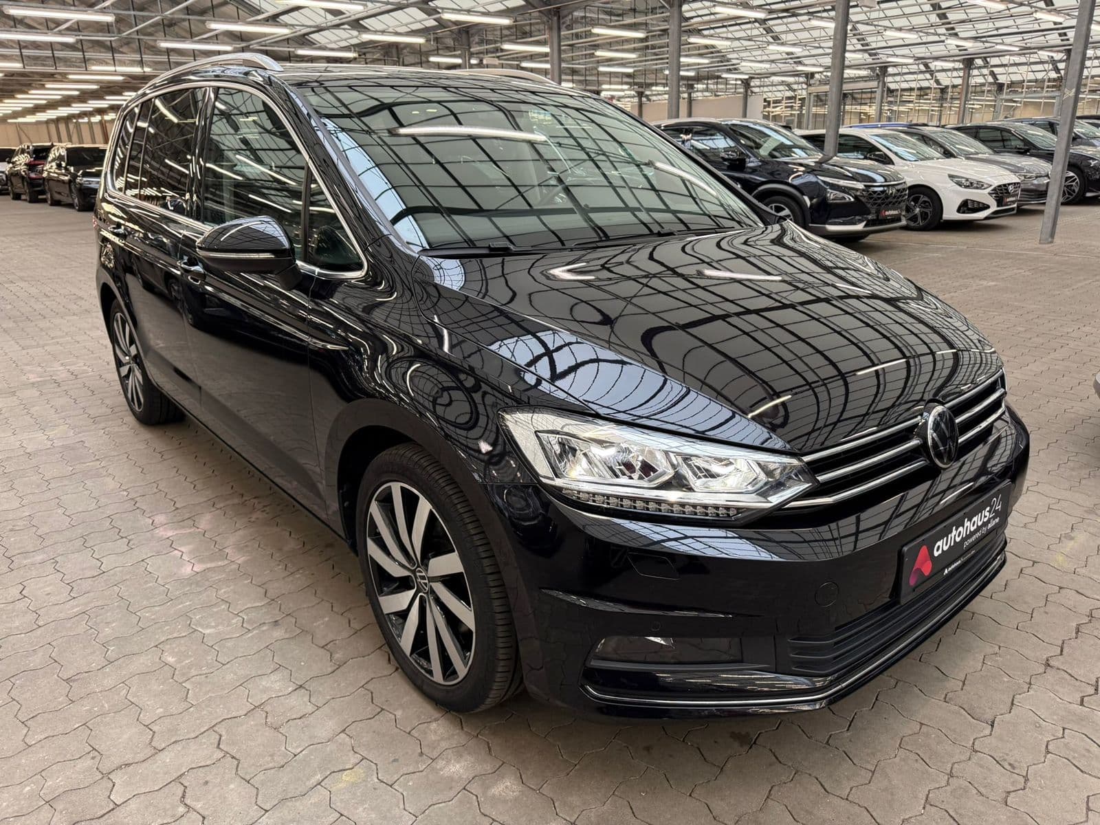 Volkswagen Touran Kleinbus / Van VOLKSWAGEN Touran 1.5 TSI OPF DSG Highline Kompaktvan #1