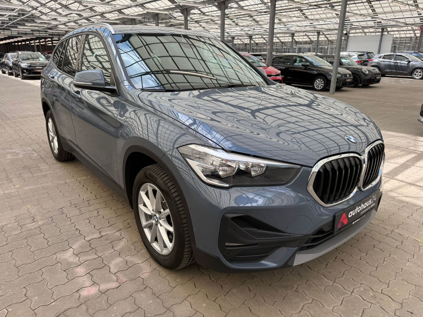 BMW X1 SUV / Crossover / Geländewagen BMW X1 sDrive18d Advantage Sports Utility Vehicle #1