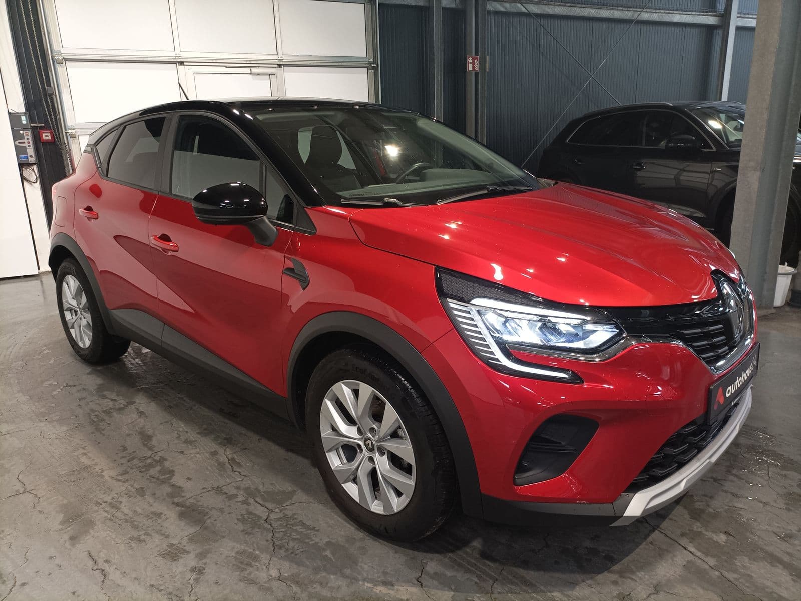 Renault Captur SUV / Crossover / Geländewagen RENAULT Captur TCe 140 GPF Experience Sports Utility Vehicle #1