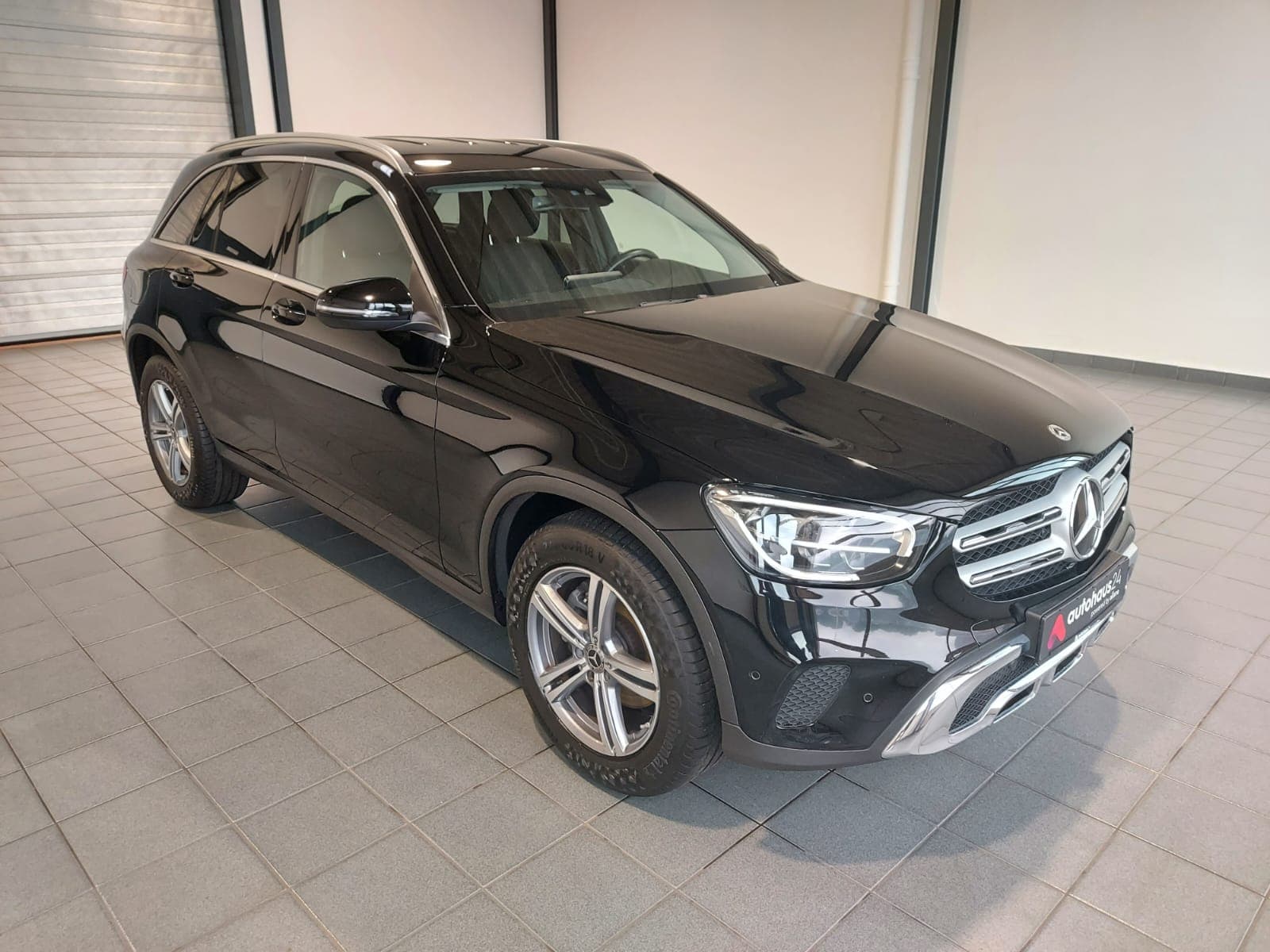 Mercedes-Benz GLC-Klasse SUV / Crossover / Geländewagen MERCEDES GLC GLC 200 4MATIC Autom. Sports Utility Vehicle #1