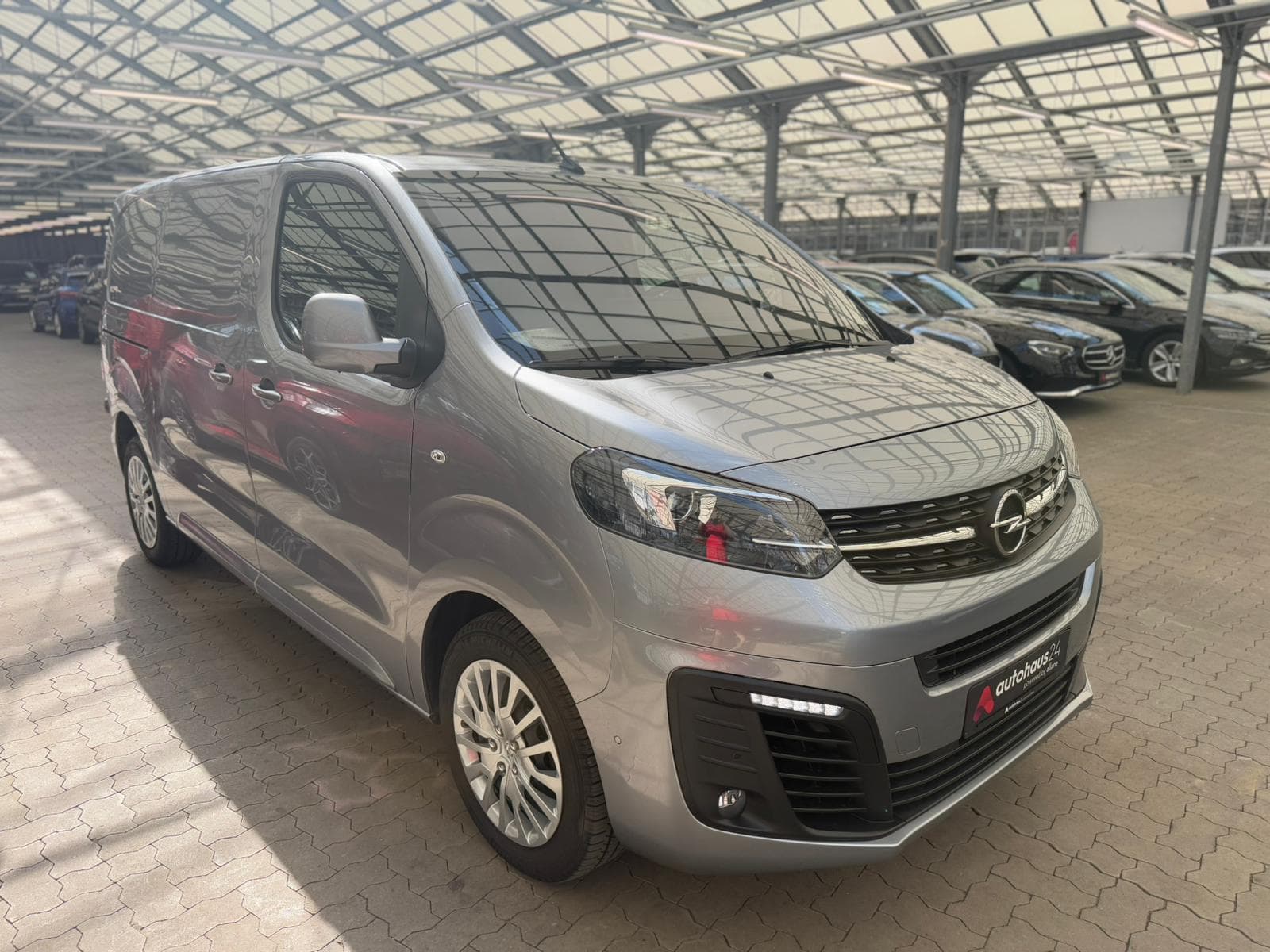 Opel Vivaro Transporter OPEL Vivaro 2.0 Diesel 130 kW Cargo M Elegance Aut Kastenwagen #1